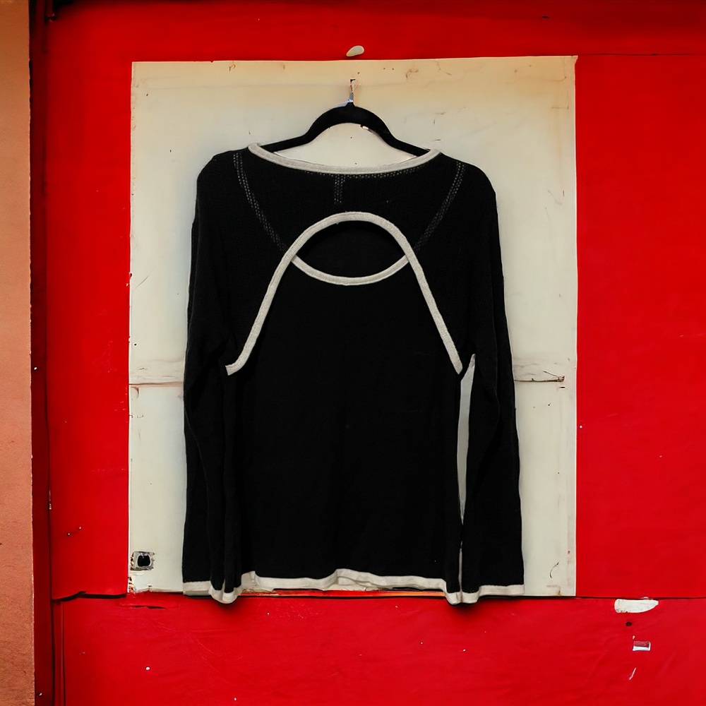 Beautiful sweater lightweight